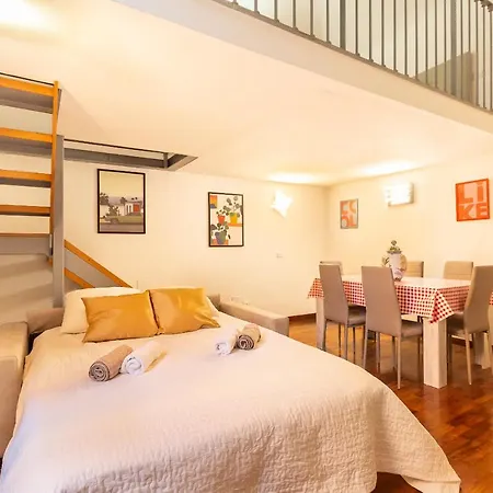 Alessia's Flat Savona 公寓 *